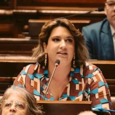 Pilar Simón
