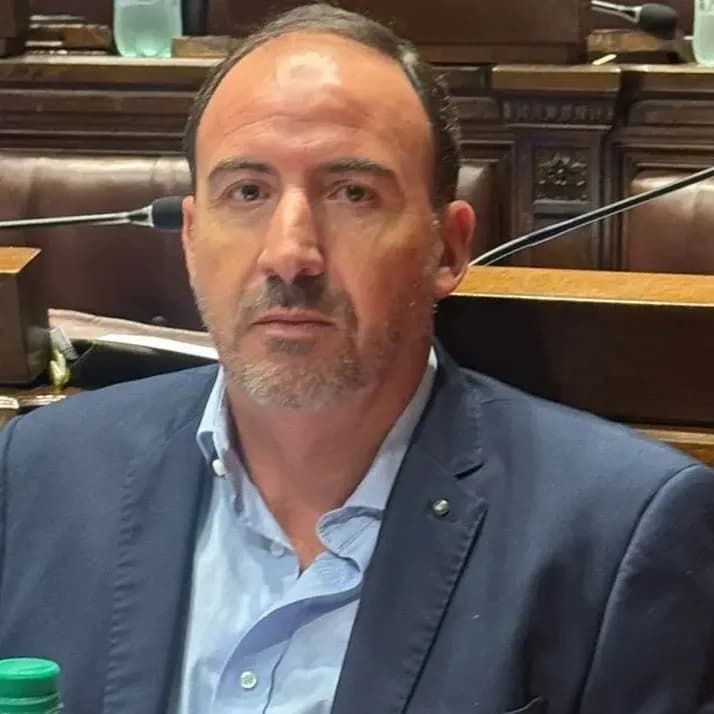 Néstor López Arezo